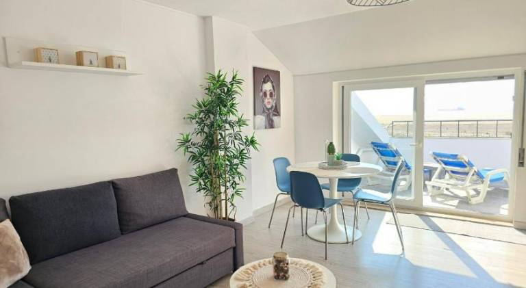 Fully equipped lovely rental apartment with patio & BBQ | Close to the beach | Perfect for remote work | Pets are welcome — photo 2
