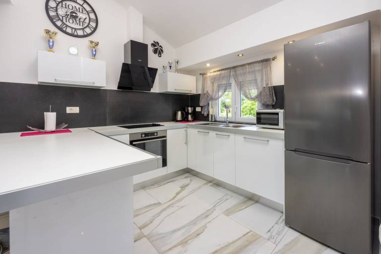 Apartments Lucija — photo 4