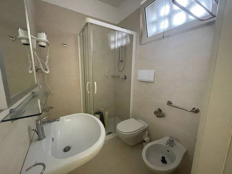Villa with 2 rooms for 5 persons — photo 4