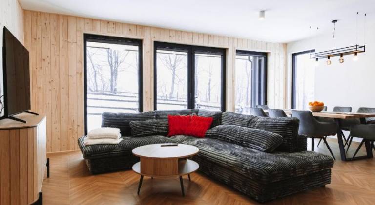 Chalet with yard, terrace & BBQ | Pet-friendly — photo 4