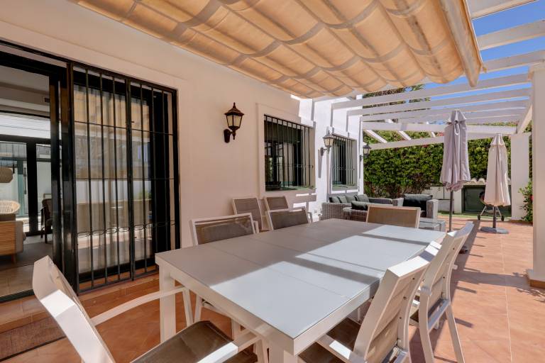 Villa with terrace, yard & private pool | Garden view — photo 5