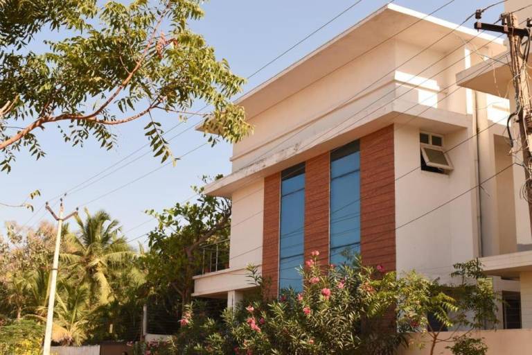 Bungalow  ECR Beach