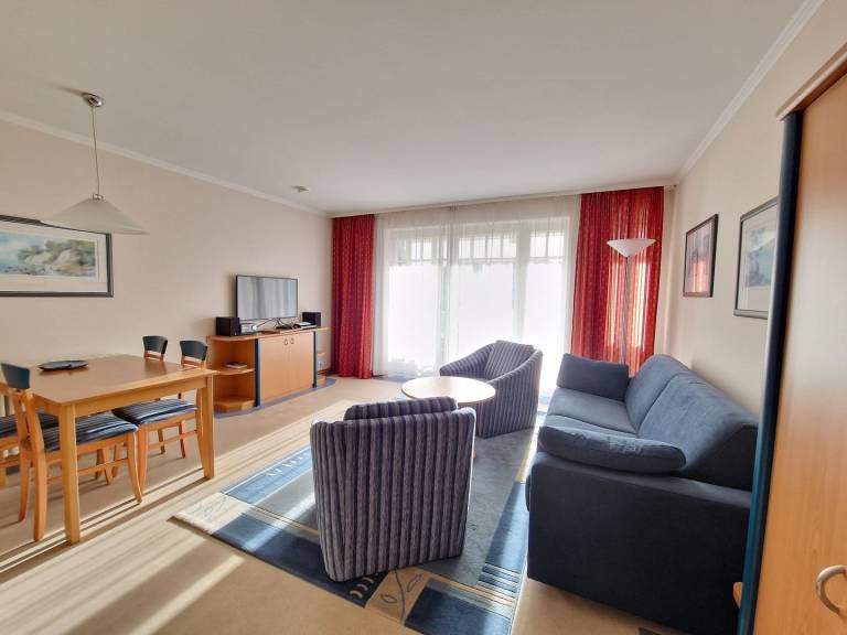 Klassik Ferienwohnung mit 1 Schlafzimmer und Balkon im Obergeschoss in Binz