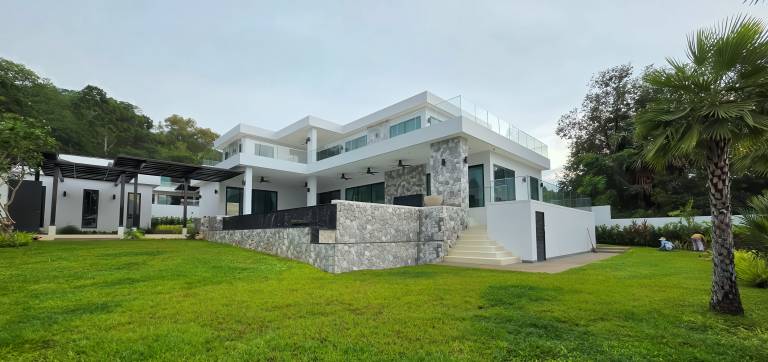 Family-friendly villa with private pool, terrace & yard | Garden view | Pets are welcome — photo 2