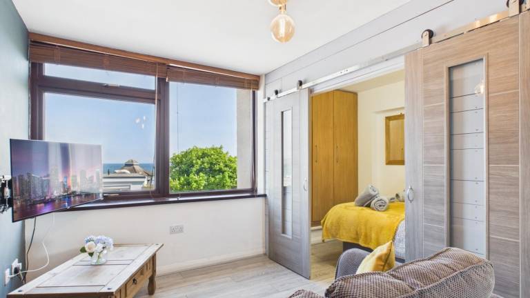 Nice apartment with fast internet | Water view | Next to the beach | Pet-friendly in Tenby