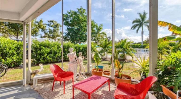 Pleasant apartment with terrace, pool & yard | Dogs allowed — photo 5