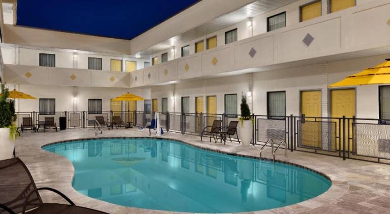 Hotel Bo, a Days Inn by Wyndham Chattanooga Downtown — photo 5