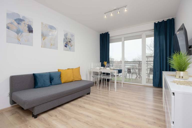 Nasielska 23 Warszawa Bright Apartment with Bathtub and Balcony in Warsaw
