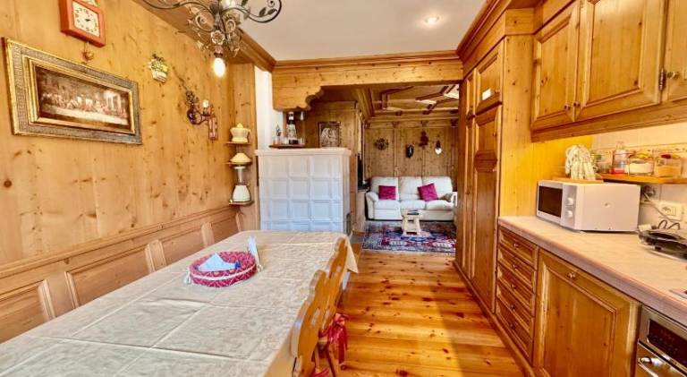 Apartment with hot tub & garden — photo 2
