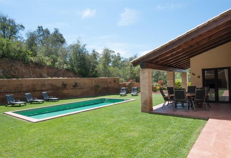 Fully equipped wonderful villa with yard, private pool & barbeque | Mountain view | Dogs allowed — photo 2