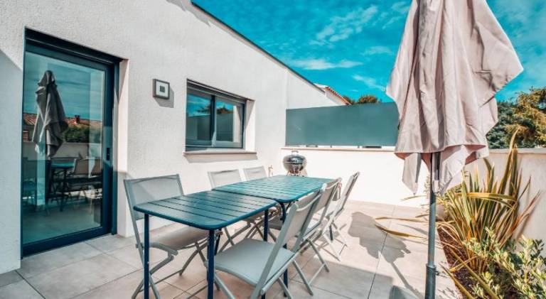 Fully equipped ample villa with private pool, yard & BBQ | Pets allowed — photo 5
