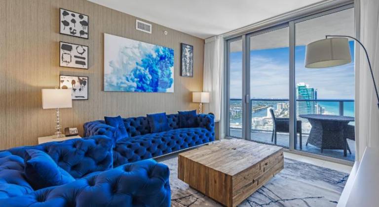 The Ultimate Resort - BEACHFRONT 2 BEDROOM APARTMENT WITH DIRECT OCEAN VIEW, ROOFTOP POOL, HOT TUB A in Aventura, FL