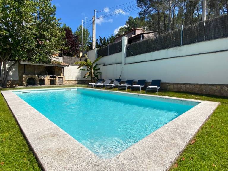 Vacation home with garden & barbeque — photo 2