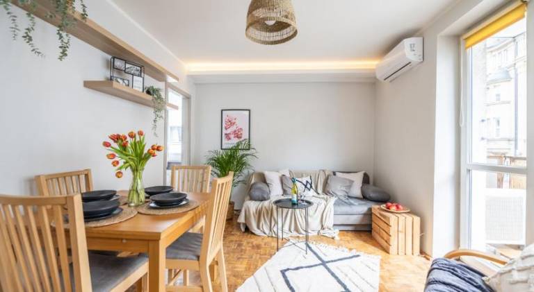 NiceOne Apartment Number 1 - W samym Centrum! Widok na deptak, AC in Wroclaw