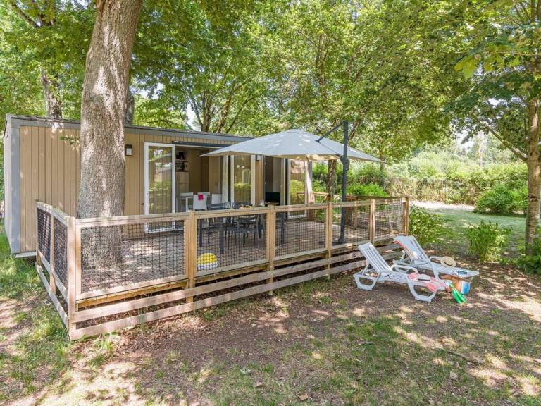 Mobile home with patio & heated pool — photo 4