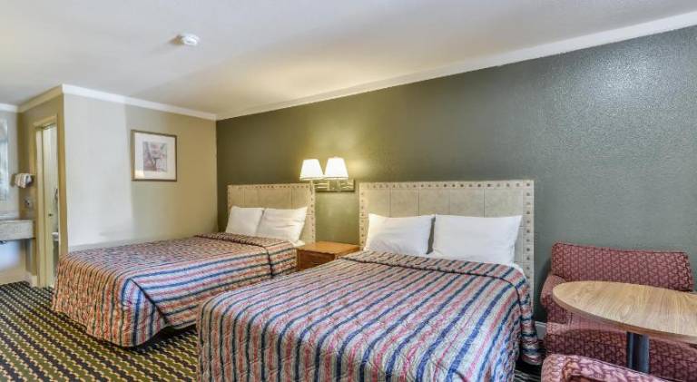 Wake Inn — photo 2