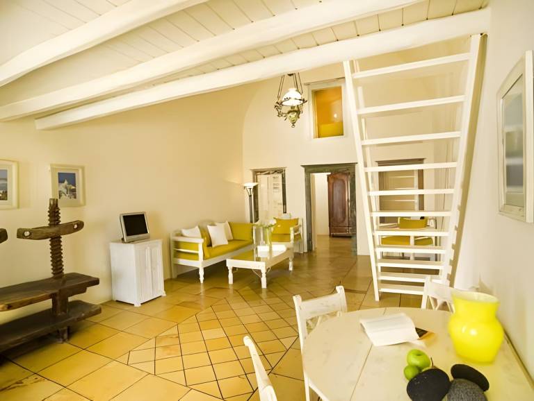 Enigma Suites in Santorini