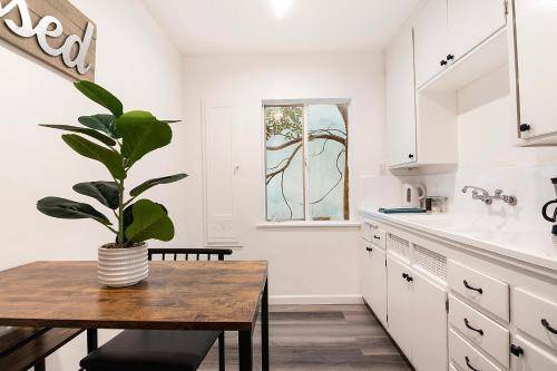 Apartment Beverly Hills