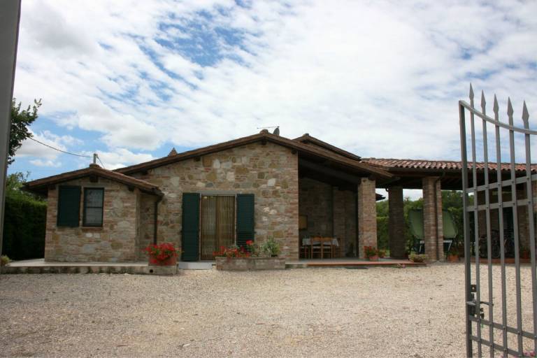 Villa with yard, BBQ & terrace — photo 3