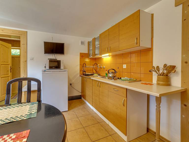 Rental apartment with pool, grill & garden — photo 3