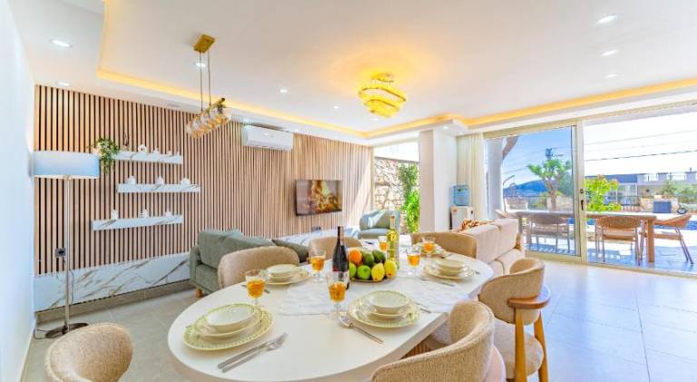 Fully equipped charming house with pool, grill & patio | Good for workation | Pet-friendly — photo 3
