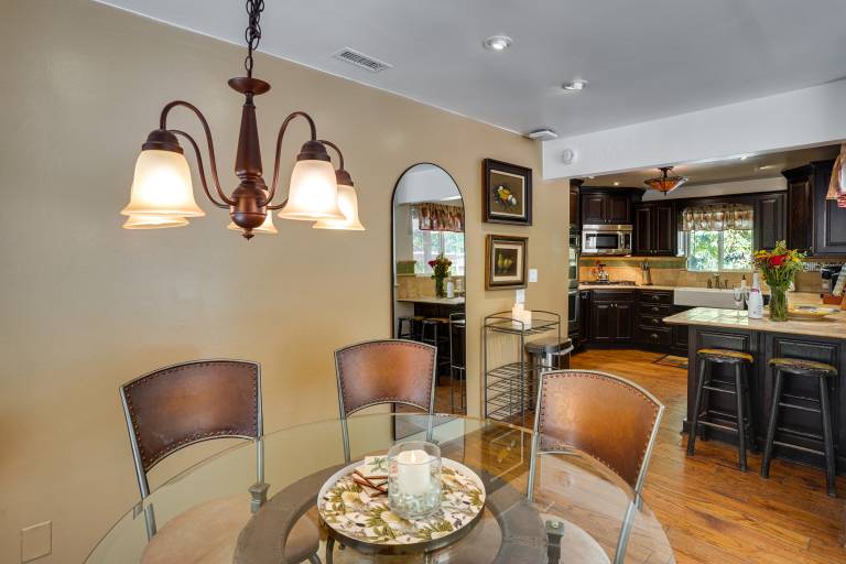 Spacious Courtyard & Spanish Charm: Silverado Home — photo 4