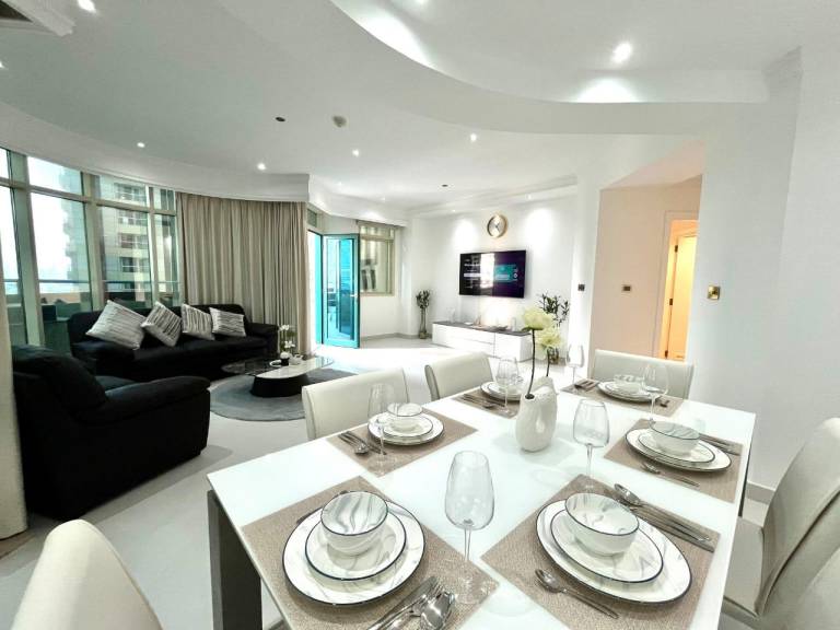 Luxury Furnished 2 BR with Stunning Sea View — photo 3
