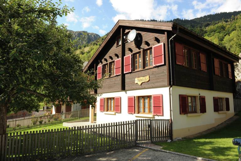 Ferienwohnung mit Hund in Naters, Belalp Blatten für max. 3 Personen Ferienwohnung mit Hund in Naters, Belalp Blatten für max. 3 Personen