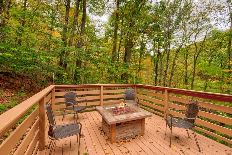 Casa Haven - Romantic forest cabin with hot tub and creek! — photo 3