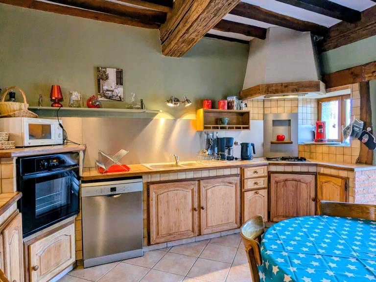Cottage with barbeque — photo 4