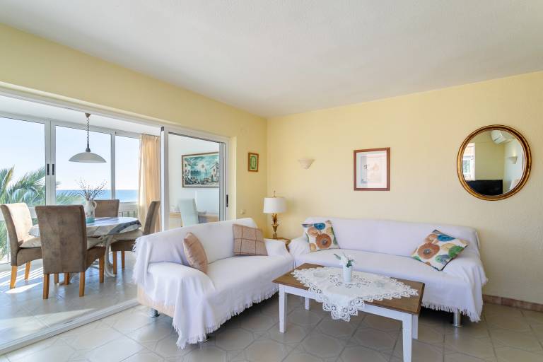 Apartment "Esmeralda 1" with Sea View, Garden, Terrace and Balcony — photo 4