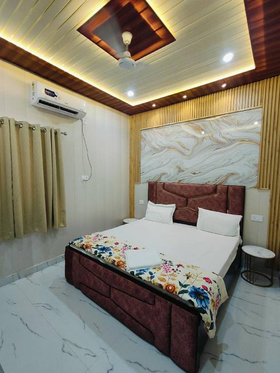 G-1 - Elegant 1 Bedroom Suite- Near Ghat & Temples — photo 2