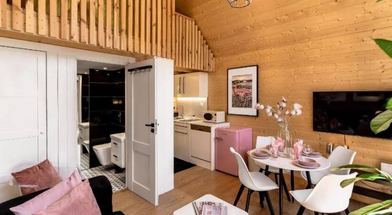 Holiday apartment with patio & garden — photo 3