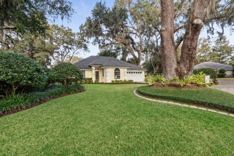 Family-oriented vacation home with garden | Pet-friendly — photo 2