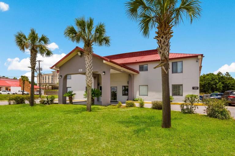 Red Roof Inn Crestview in Crestview, FL