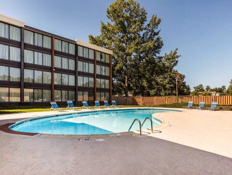 Days Hotel by Wyndham Williamsburg I-64 — photo 2