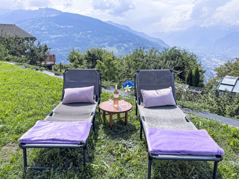 Ferienhaus mit Hund in Nax, Schweiz für max. 2 Personen Ferienhaus mit Hund in Nax, Schweiz für max. 2 Personen