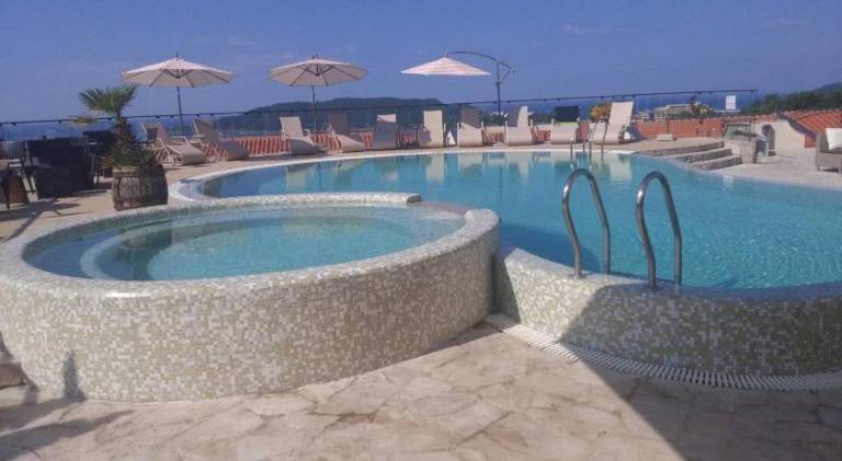 Villa with 2 rooms for 8 persons — photo 4