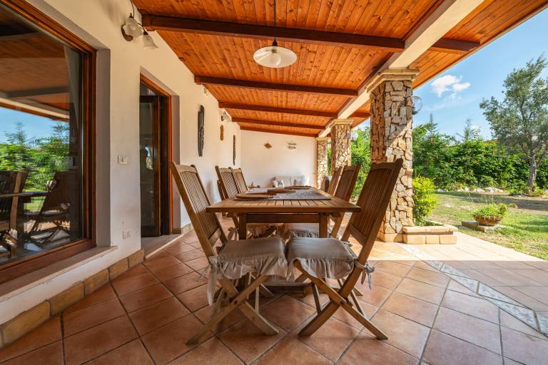Villa with terrace, grill & garden | Garden view — photo 3
