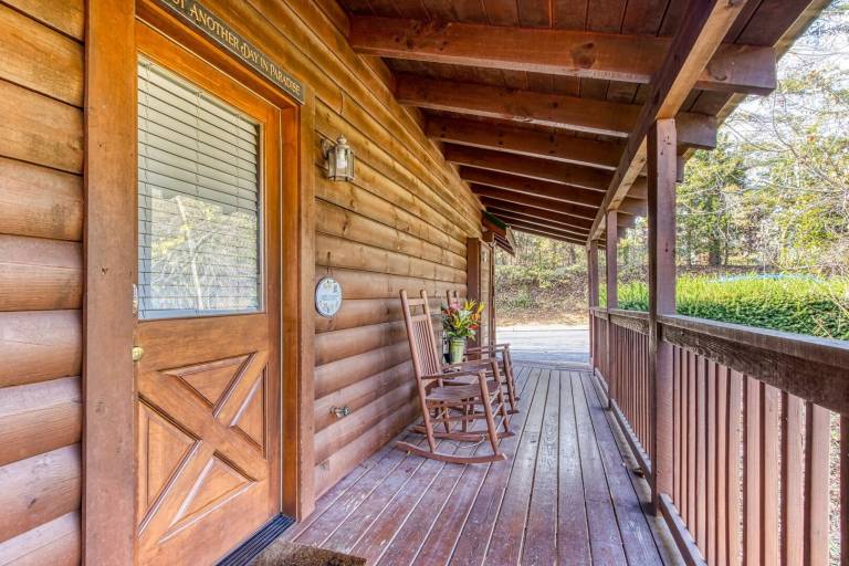 Cabin with private pool — photo 5