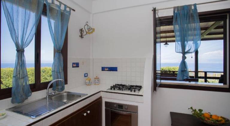 Charming villa with hot tub | Pets allowed — photo 5