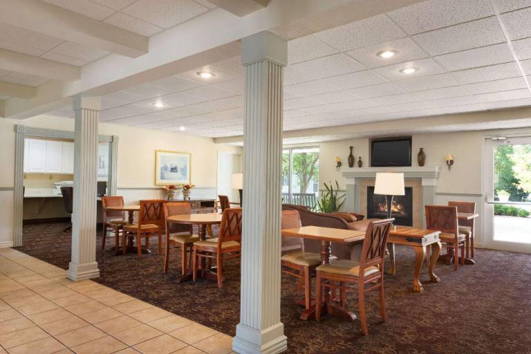 Baymont By Wyndham Wichita East — photo 4