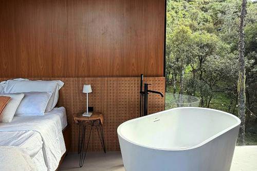Lodge with hot tub — photo 4