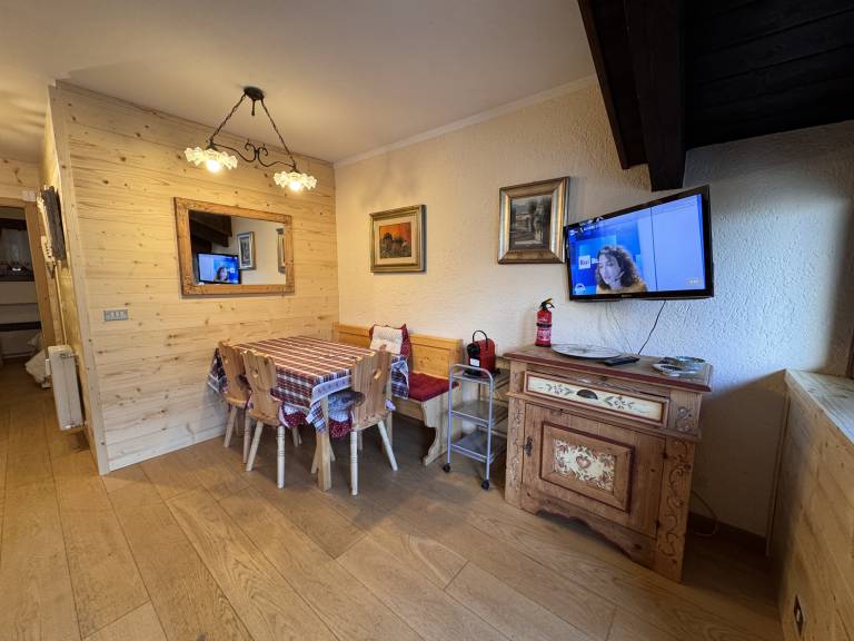 Wonderful holiday apartment | Pets allowed in Pinzolo