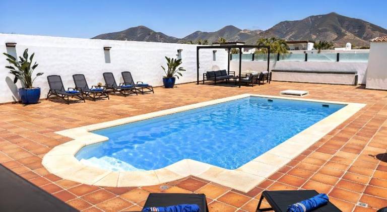 Villa with patio, private pool & barbeque | Good for workation in Yaiza