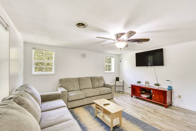 Seneca Vacation Rental w/ Grill Near Lake Hartwell — photo 3