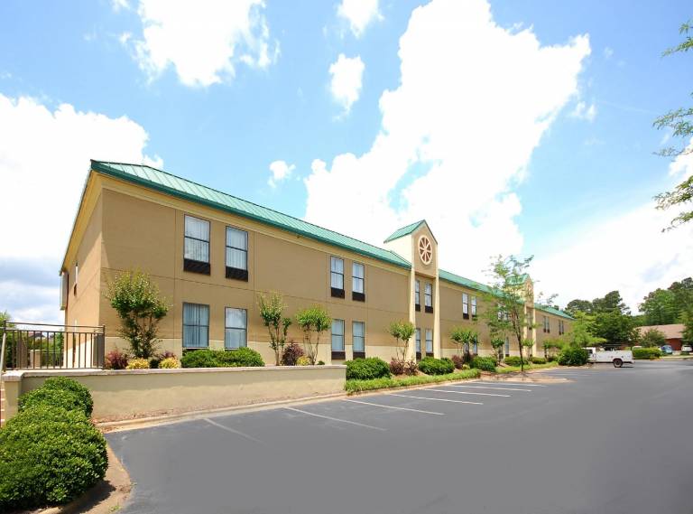 Best Western PLUS Edison Inn