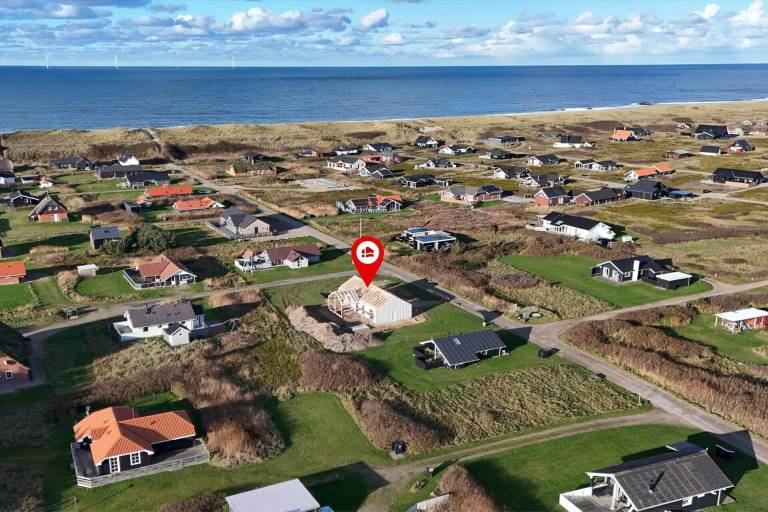 Vacation home with jacuzzi, barbecue & terrace in Harboore