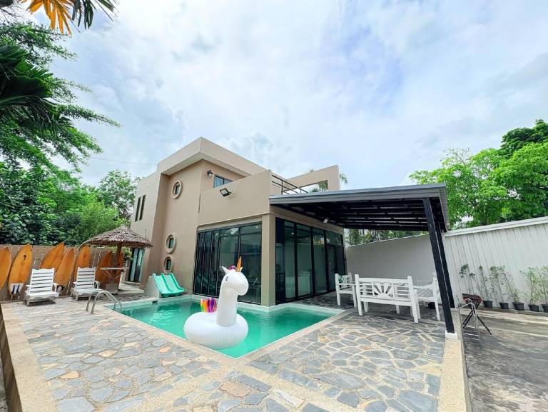 Villa with garden, barbeque & pool | Good for workation in Chonburi