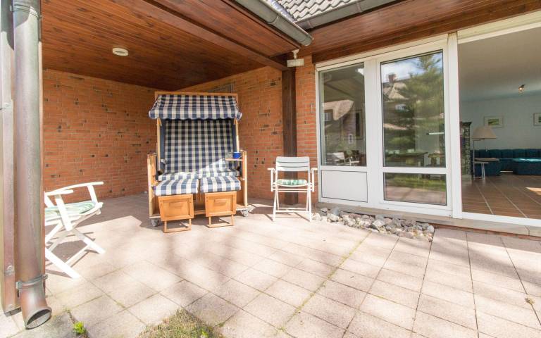 Vacation home with yard, patio & sauna — photo 2